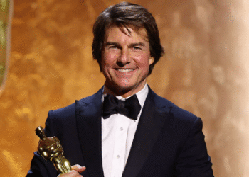 Tom Cruise recibe el Oscar finalmente