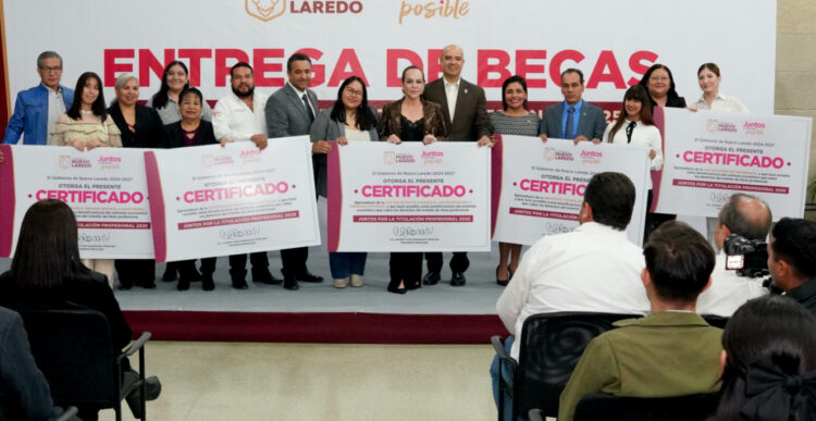 CARMEN LILIA CANTUROSAS Entregan 300 becas “Juntos por la Titulación”