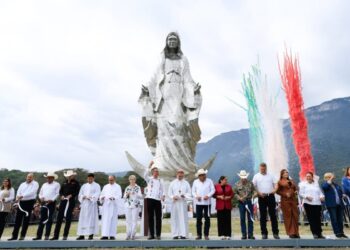 VÍRGEN DE LA MISERICORDIA Inauguran escultura gigante en El Chorrito