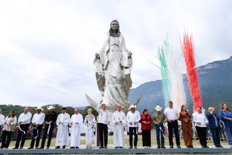 VÍRGEN DE LA MISERICORDIA Inauguran escultura gigante en El Chorrito