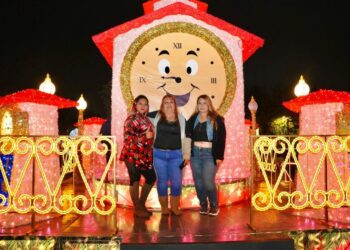 Magia de la navidad une a familias neolaredenses