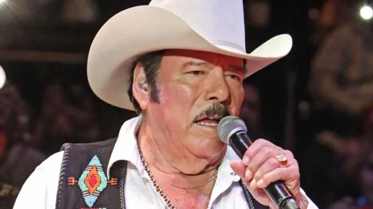 “ME ESTÁN LLAMANDO ALLÁ ARRIBA”:  Se prepara para la muerte Lalo Mora