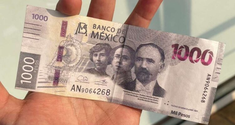 Alerta por billetes falsos de 500 y 1,000 pesos