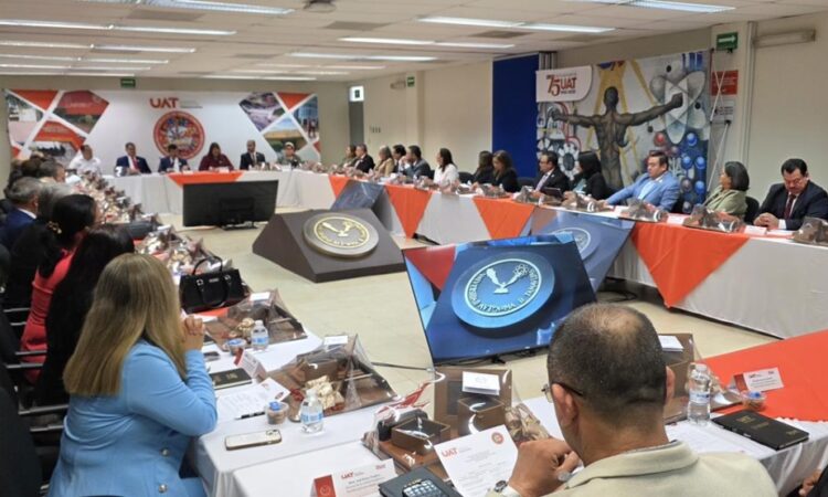 Evalúa UAT avances al cierre de ciclo escolar