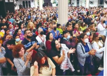 Acuden más de 60 mil a festejar a la Guadalupana