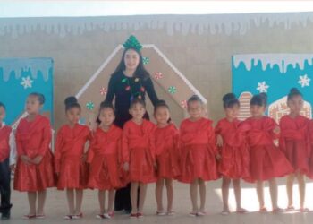 Realizan en kínder festival navideño