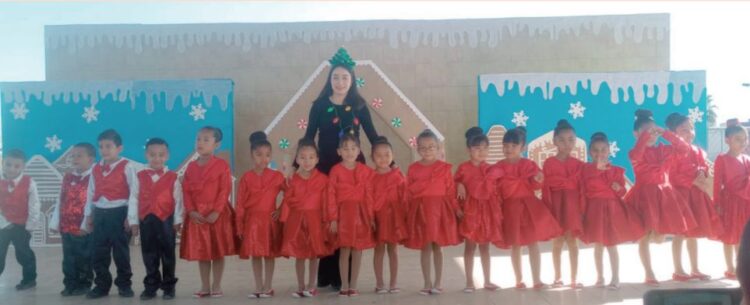 Realizan en kínder festival navideño