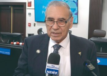 Convocan a laredenses a opinar contra muro