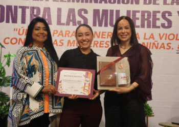 KATYA ECHAZARRETA INSPIRA CON «UN ESPACIO SIN LÍMITES» EN EL MARCO DE LA CARTELERA NARANJA DE INMUJER