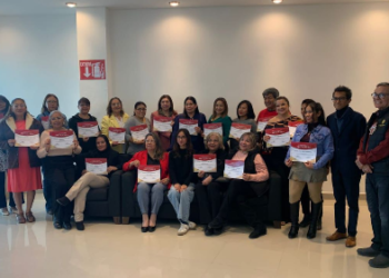 MUJERES DE TODAS LAS EDADES CONCLUYEN CURSO DE COMPUTACIÓN DEL GOBIERNO MUNICIPAL EN LA INFOTECA SOR JUANA