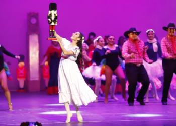 TODO LISTO PARA LA GALA DE INVIERNO CON DANZA Y MÚSICA EN EL CENTRO CULTURAL.