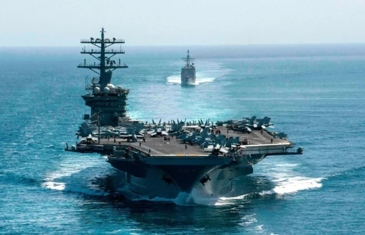 DESPLIEGA SISTEMA DE DEFENSA AVANZADA Irán hace maniobras navales y advierte a EU