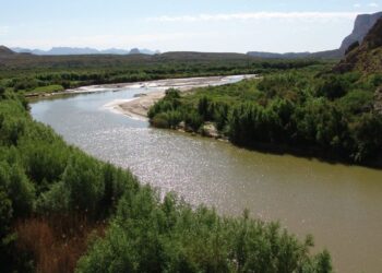 Exigen EU y Texas el pago de agua
