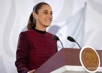 Pide Sheinbaum a paisanos en EU acercarse a consulados