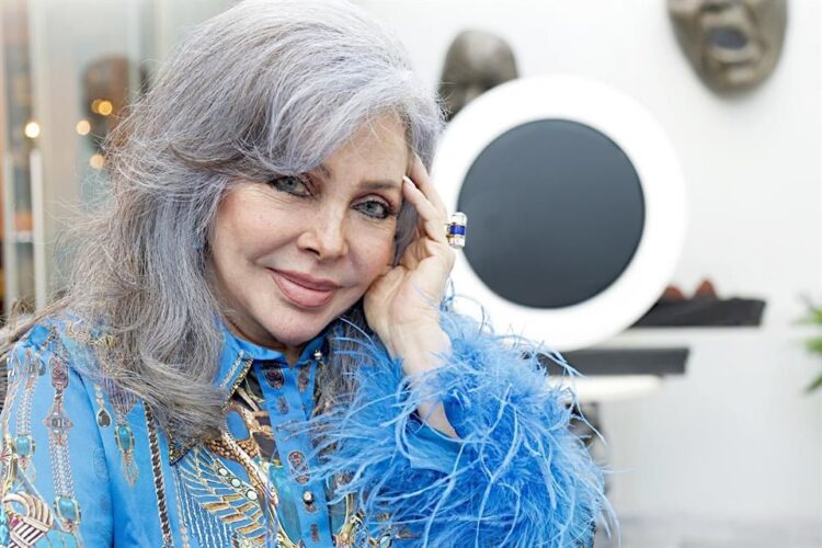 Verónica Castro está usando oxígeno, dice su hermano