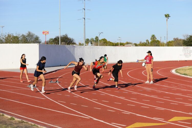 Destacan en selectivo Municipal de atletismo 2026