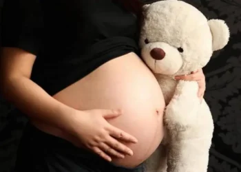 Continúan a la alza embarazos en menores