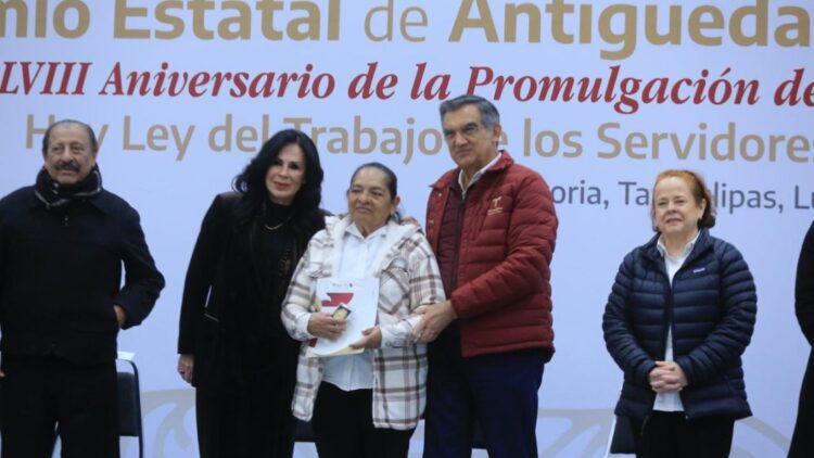 A TRABAJADORES DEL ESTADO Garantiza AVA alza salarial y pensiones