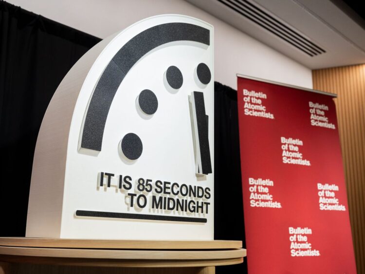 ¿Qué es el Reloj del Juicio Final? El mundo queda a 85 segundos del o fin