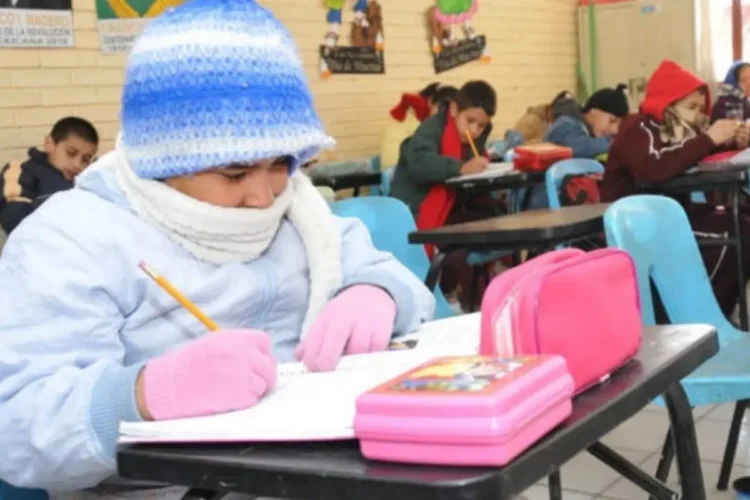 EDUCACIÓN Frío no retiene regreso a clases