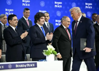 Crea Trump Junta de Paz