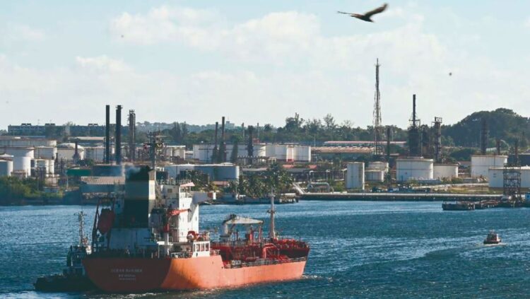 ECONOMÍA Suspende Pemex envío de petróleo a Cuba
