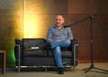 NEOLAREDENSE NOMINADO AL ÓSCAR PRESENTA SU PRIMER LIBRO