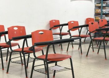 Define SET criterios para suspender clases