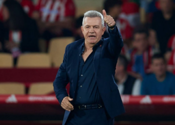 Javier Aguirre prepara cambios