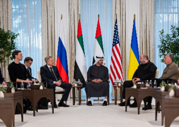 Concluye primera reunión para terminar con la guerra