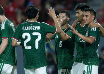 Con poco fútbol y autogol México vence a Panamá