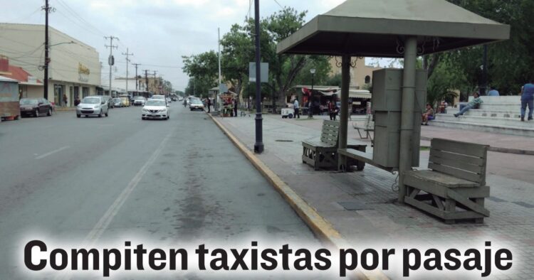 Compiten taxistas por pasaje