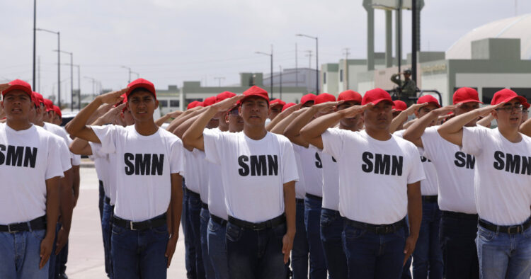 Exhortan a concluir trámite para cartilla