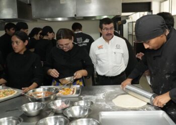 El diálogo con universitarios define el nuevo rumbo de la UAT