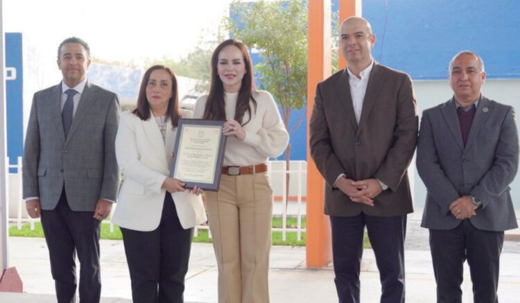 REFRENDA SU LIDERAZGO POLÍTICO Nombran a Alcaldesa Miembro Honorífico de la UAT