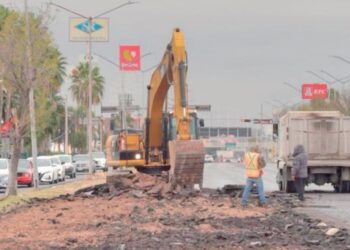 ELIMINARÁN CAMELLONES LATERALES Terminan en 10 días obras en Av. Reforma