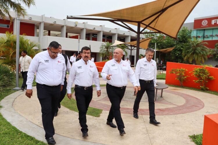 Forma UAT profesionales con competencias laborales