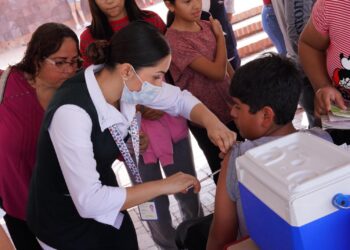 Protegen contra sarampión a más de mil 500 neolaredenses