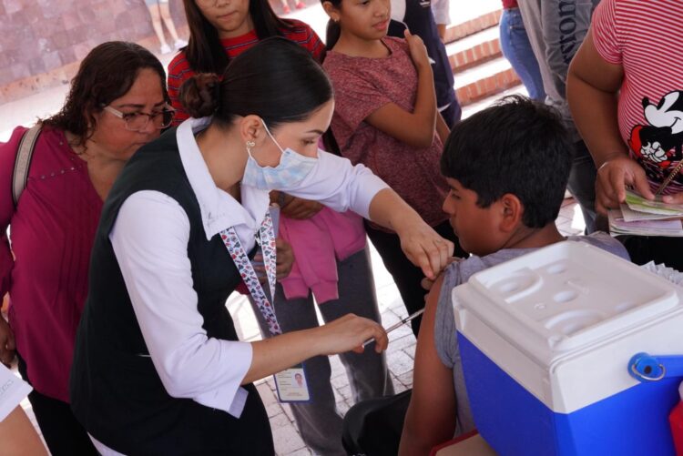 Protegen contra sarampión a más de mil 500 neolaredenses