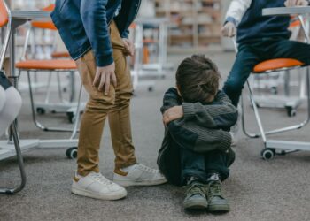 Investigan videos de abuso a niños generadas con IA