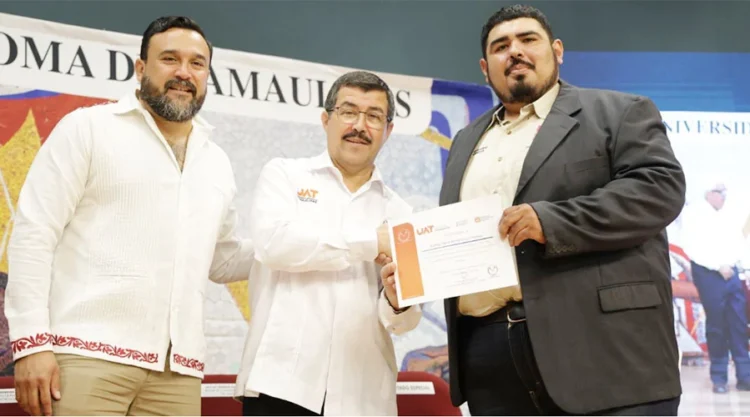 Egresan de la UAT guías especializados de turismo