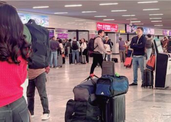 SE ARMAN DE PACIENCIA Neolaredenses se quedan atrapadas en Guadalajara