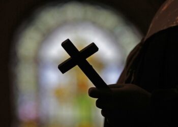 Paga iglesia católica a víctimas de abuso