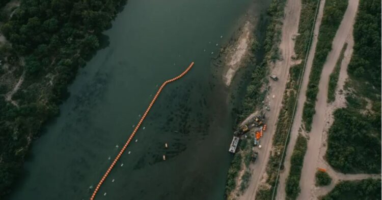 Realizan estudios para colocar boyas en el río