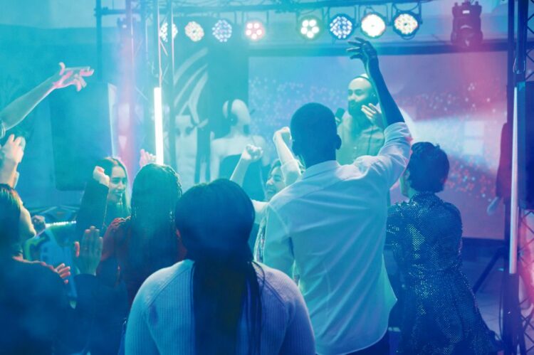 Arman menores fiestas con alcohol y ‘cover’