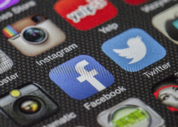 Llevan a Corte a redes sociales