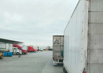 EN EL PUENTE III Trabajan con pocos carriles