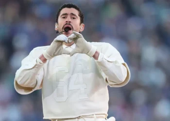 LO ÚNICO MÁS PODEROSO QUE EL ODIO ES EL AMOR Bad Bunny ‘la rompe’ en el medio tiempo del Super Bowl