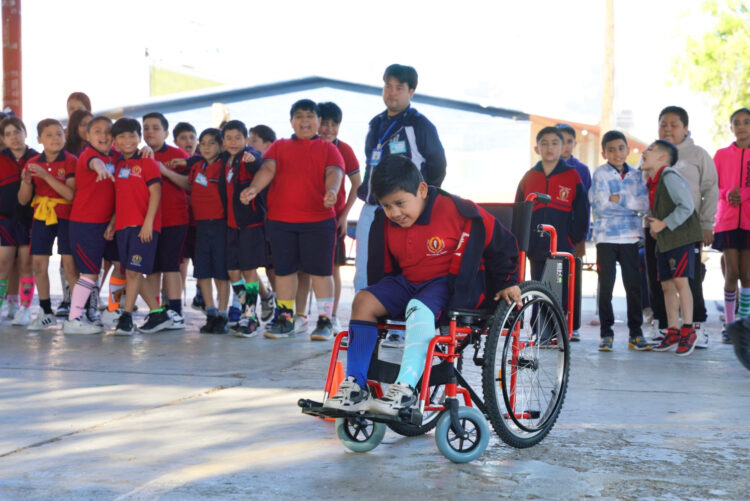 Sensibilizan a estudiantes sobre discapacidades