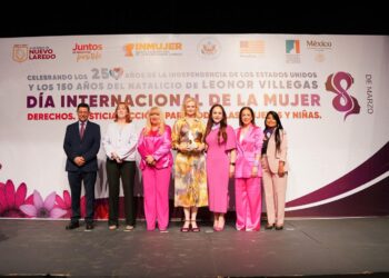 RECONOCIMIENTO LEONOR VILLEGAS Reconocen su aporte a la educación